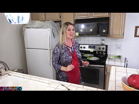 ❤️ Stepmom Mëllech him an der Kichen virun sengem Datum ❤️ Porno op Porno lb.pornofilmtv.ru ️❤